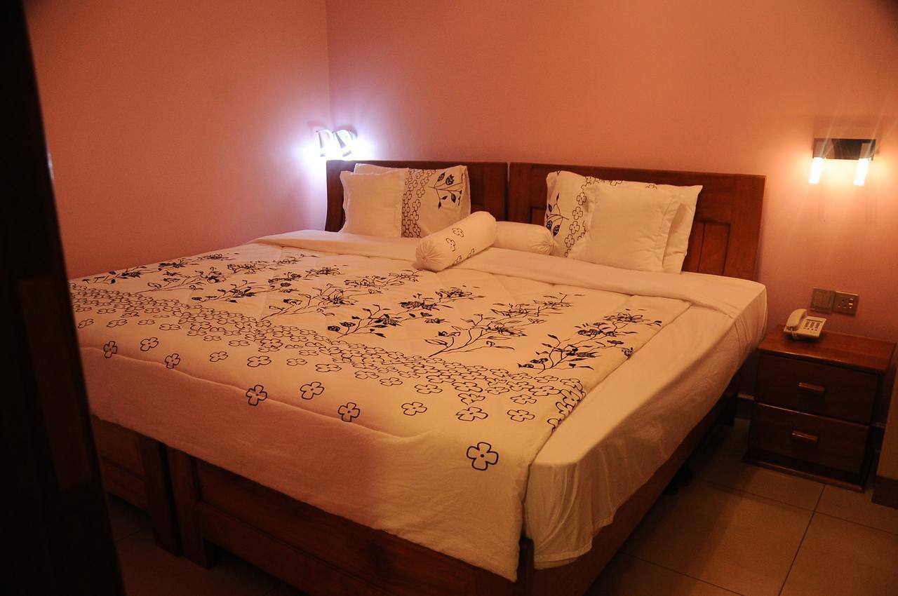 Modern Villa Hotel Кигали Экстерьер фото